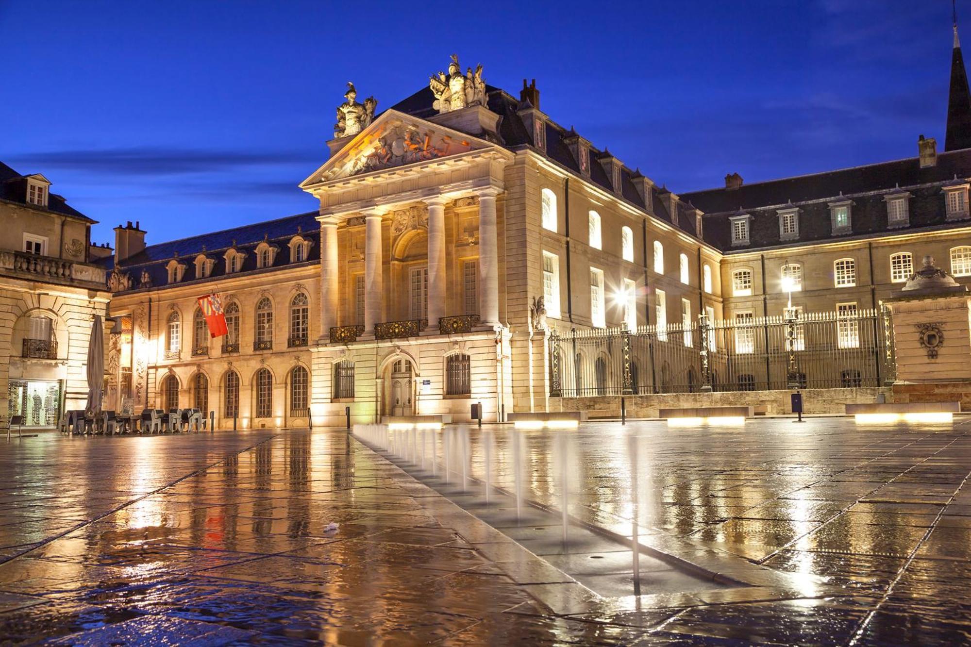 Residence Le Zola Compose De 3 Appartements Distincts En Hyper Centre De Dijon Avec Wifi Ngoại thất bức ảnh